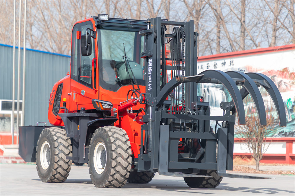 HWC-35A All-terrain forklift